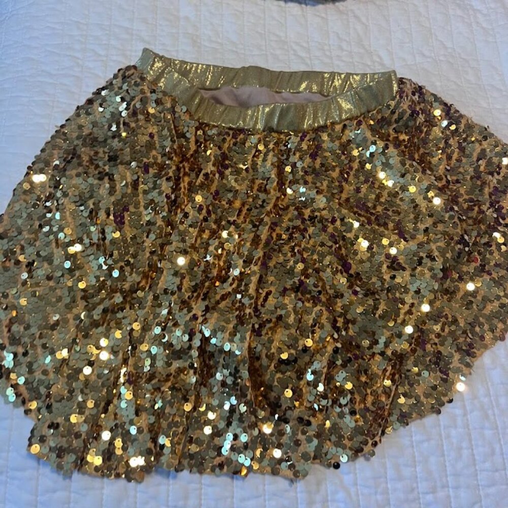 Sparkle set gold sleevels crop top and skort - Picture 5 of 6